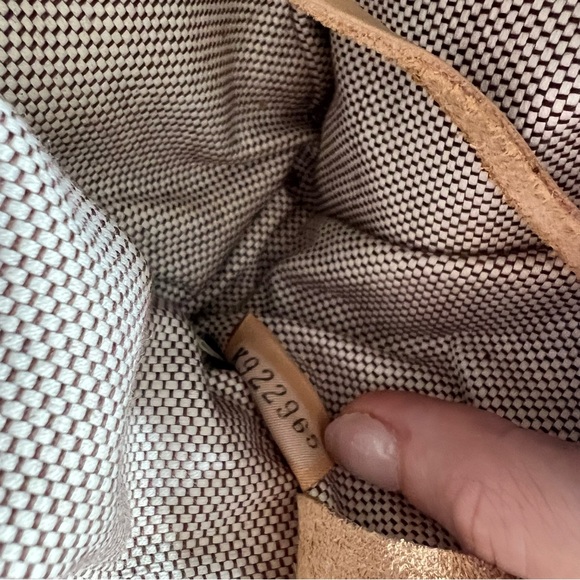 Vintage Dooney & Bourke Signature Front Clasp Brown Tan Handbag Domed Satchel - Picture 13 of 16